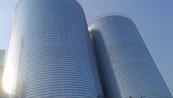 北安2座混凝土高架卷板仓